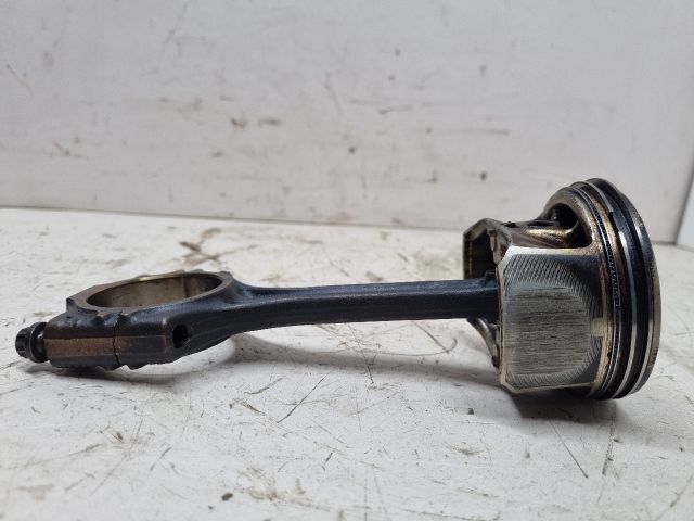 bontott SKODA FABIA II Dugattyú és Hajtókar