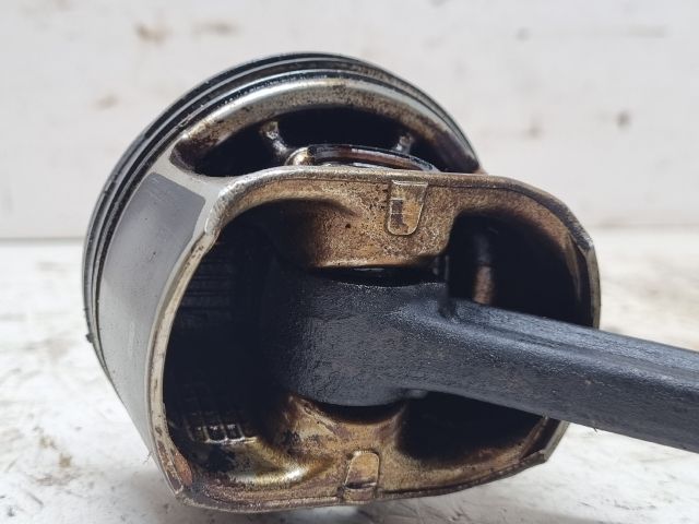 bontott SKODA FABIA II Dugattyú és Hajtókar