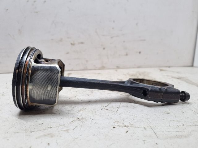 bontott SKODA FABIA II Dugattyú és Hajtókar