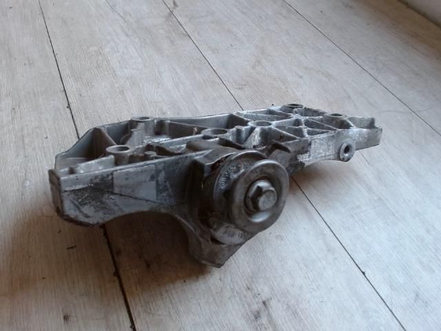 bontott SKODA FABIA II Generátor Tartó Bak