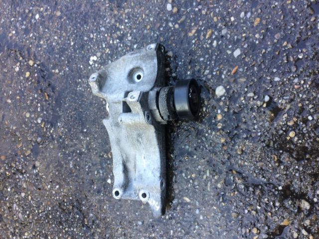 bontott SKODA FABIA II Generátor Tartó Bak