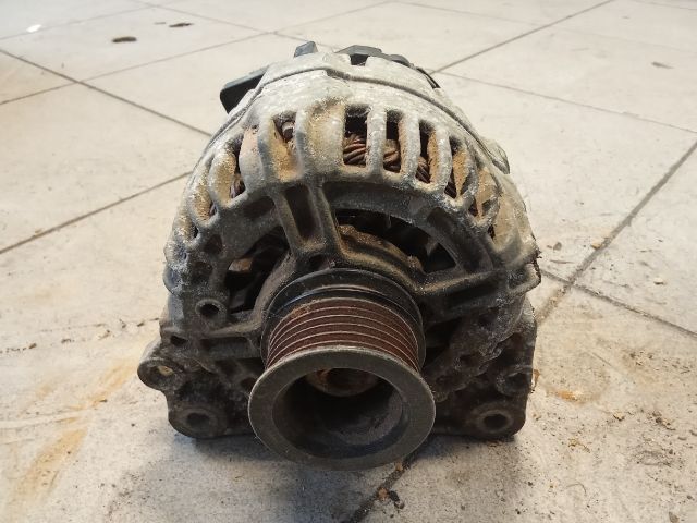 bontott SKODA FABIA II Generátor