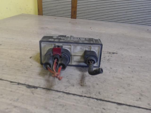 bontott SKODA FABIA II Hűtőventilátor Relé