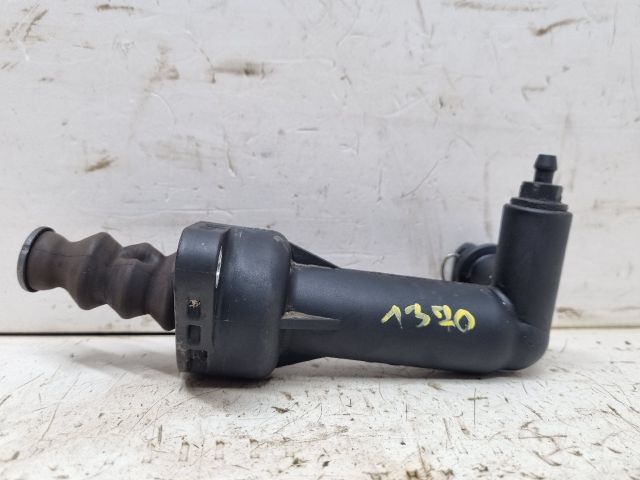 bontott SKODA FABIA II Kuplung Munkahenger