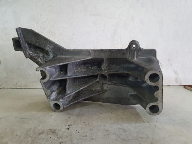 bontott SKODA FABIA II Motor Tartó Bak (Fém)