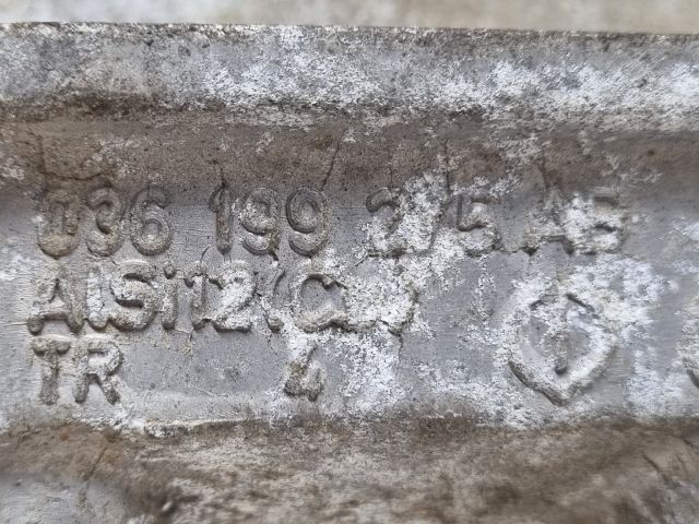 bontott SKODA FABIA II Motor Tartó Bak (Fém)