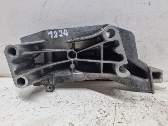 bontott SKODA FABIA II Motor Tartó Bak (Fém)