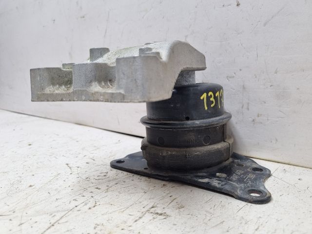 bontott SKODA FABIA II Motor Tartó Bak Jobb