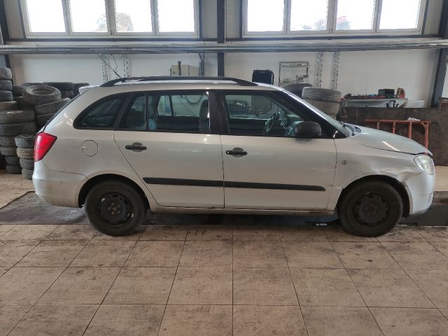 bontott SKODA FABIA II Motor Tartó Bak Jobb