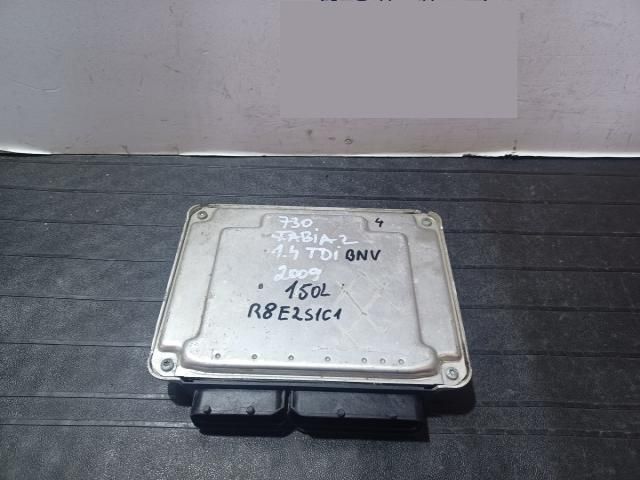 bontott SKODA FABIA II Motorvezérlő