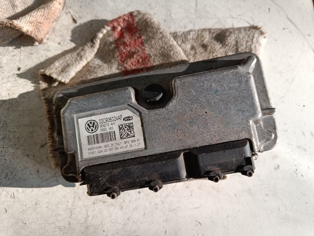 bontott SKODA FABIA II Motorvezérlő