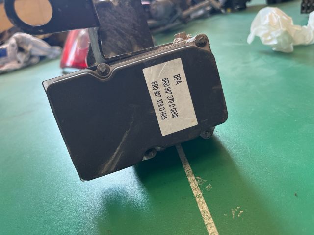 bontott SKODA FABIA II ABS Kocka