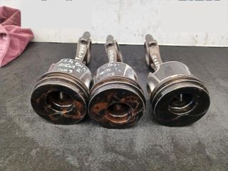 bontott SKODA FABIA II Dugattyú