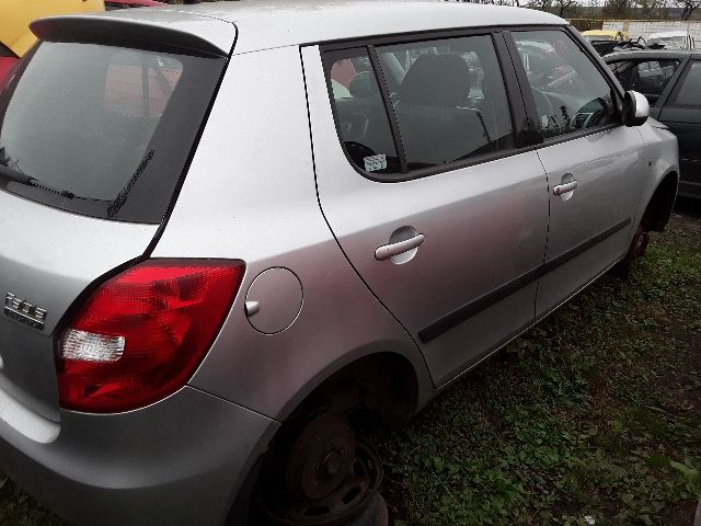 bontott SKODA FABIA II Jobb első Csonkállvány Kerékaggyal