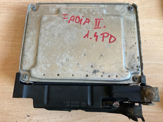 bontott SKODA FABIA II Motorvezérlő