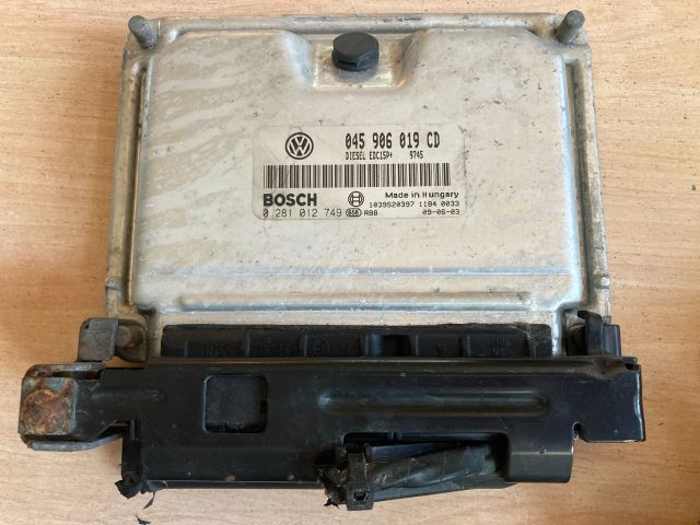 bontott SKODA FABIA II Motorvezérlő