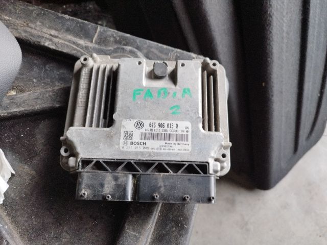 bontott SKODA FABIA II Motorvezérlő