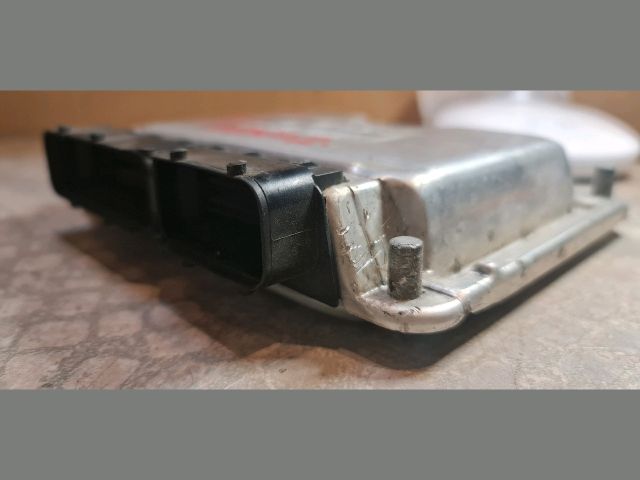 bontott SKODA FABIA II Motorvezérlő