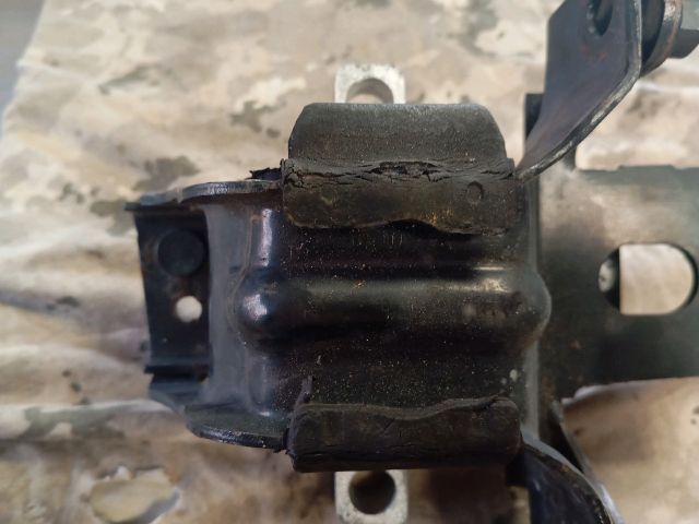 bontott SKODA FABIA II Váltó Tartó Bak (Pozíciófüggetlen)