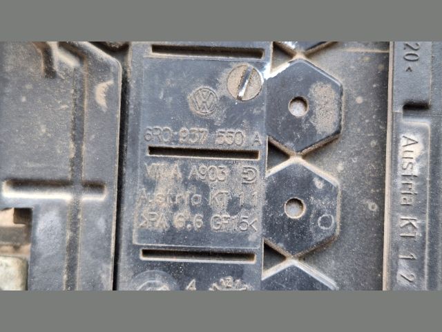 bontott SKODA FABIA II Biztosítéktábla Motortér