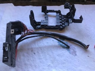 bontott SKODA FABIA II Biztosítéktábla Motortér