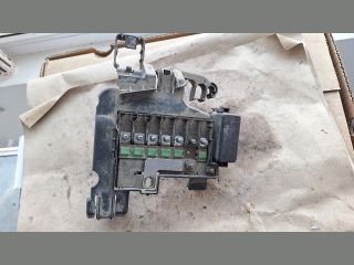 bontott SKODA FABIA II Biztosítéktábla Motortér