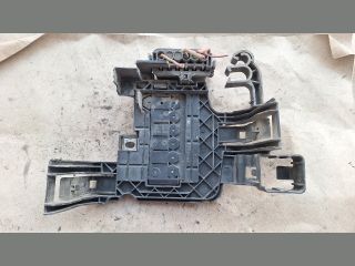 bontott SKODA FABIA II Biztosítéktábla Motortér