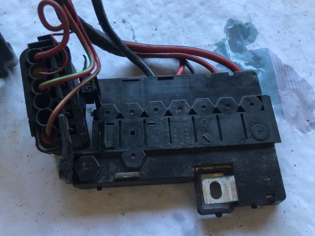 bontott SKODA FABIA II Biztosítéktábla Motortér