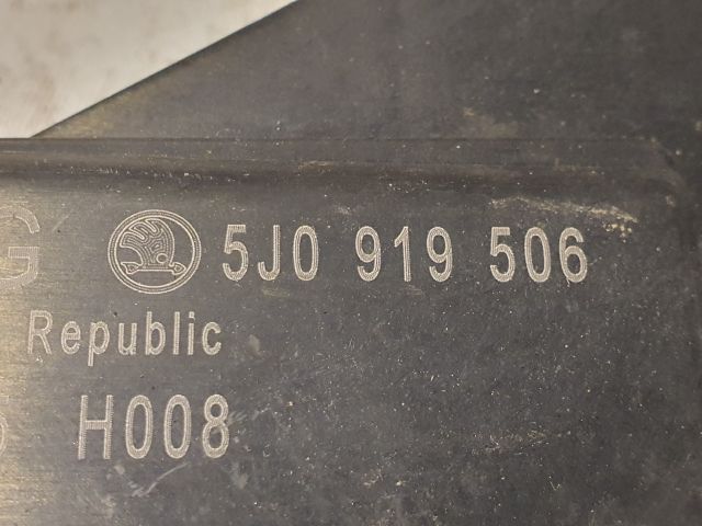 bontott SKODA FABIA II Hűtőventilátor Relé