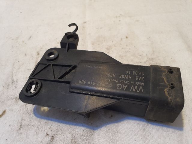 bontott SKODA FABIA II Hűtőventilátor Relé