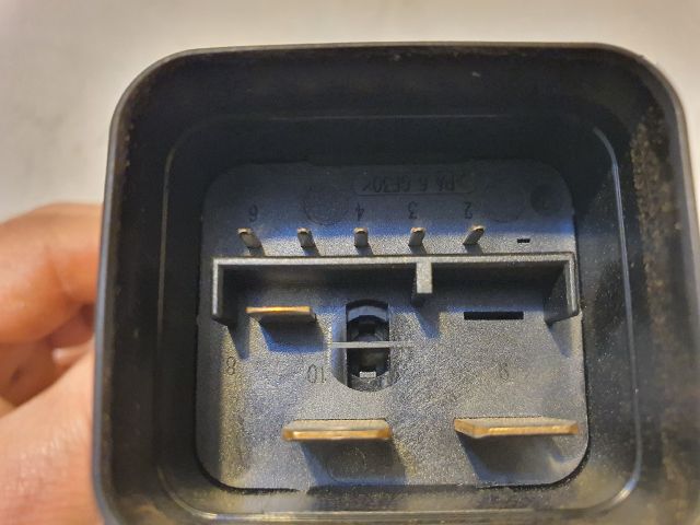 bontott SKODA FABIA II Hűtőventilátor Relé