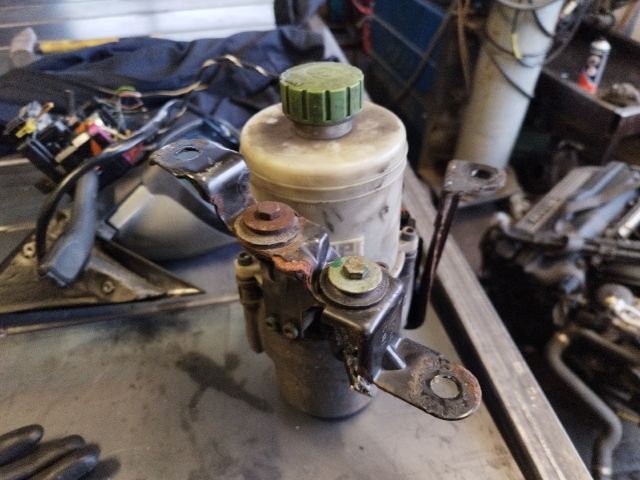 bontott SKODA FABIA II Kormányszervó Motor (Hidraulikus)