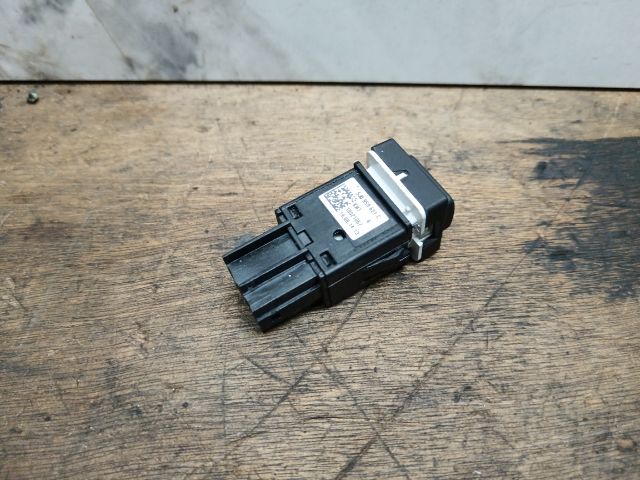 bontott SKODA FABIA II Ablakfűtés Kapcsoló