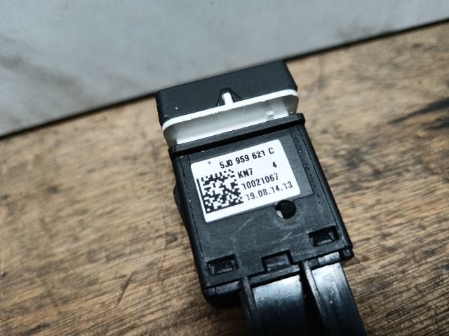 bontott SKODA FABIA II Ablakfűtés Kapcsoló