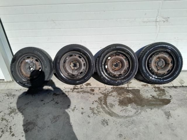 bontott SKODA FABIA II Acélfelni Szett Gumival