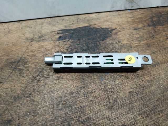 bontott SKODA FABIA II Antenna Erősítő