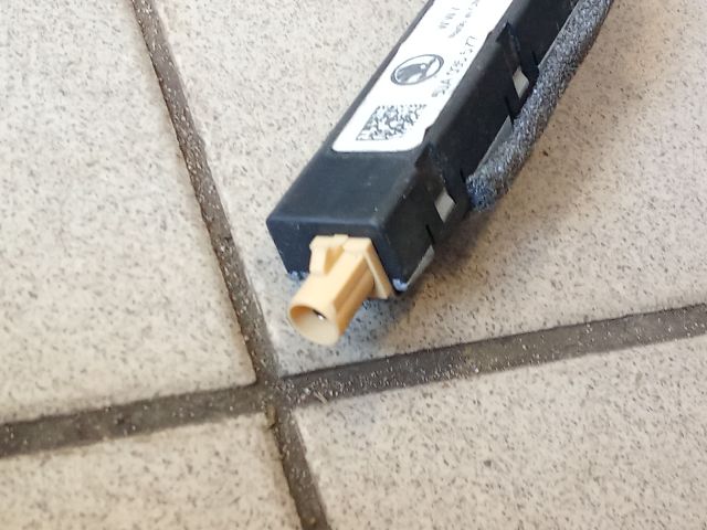 bontott SKODA FABIA II Antenna Erősítő