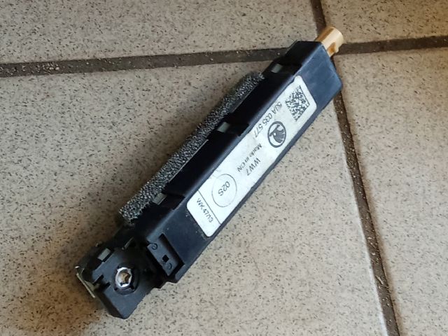 bontott SKODA FABIA II Antenna Erősítő