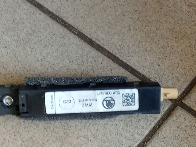 bontott SKODA FABIA II Antenna Erősítő