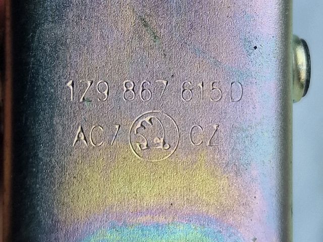 bontott SKODA FABIA II Bal Csomagtér Kárpit Tartó