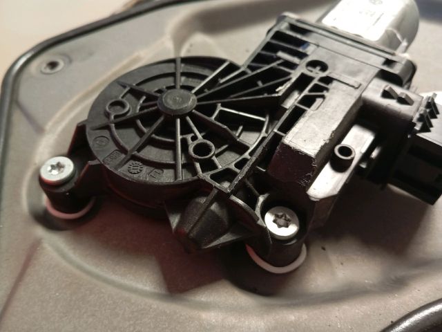 bontott SKODA FABIA II Bal első Ablakemelő Motor