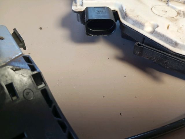 bontott SKODA FABIA II Bal első Ajtózár