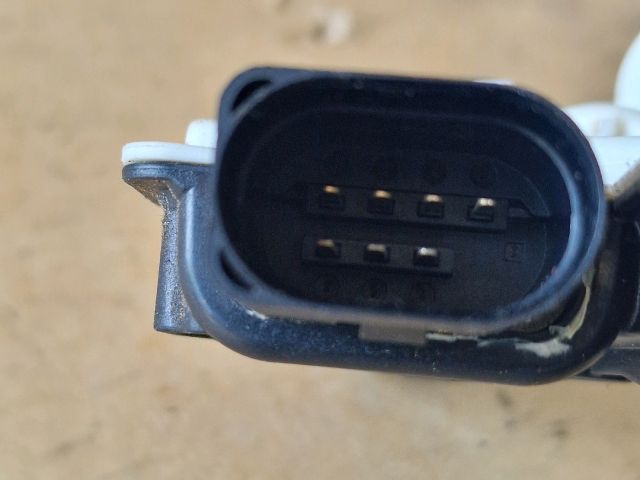 bontott SKODA FABIA II Bal első Ajtózár