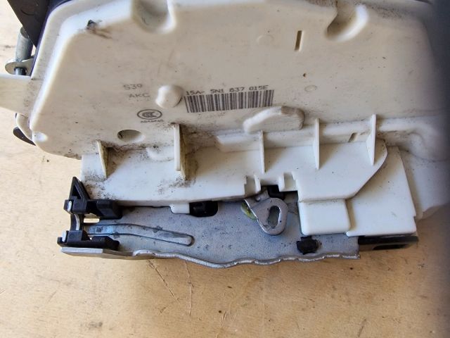 bontott SKODA FABIA II Bal első Ajtózár