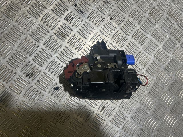 bontott SKODA FABIA II Bal első Ajtózár