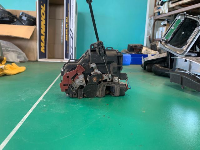 bontott SKODA FABIA II Bal első Ajtózár