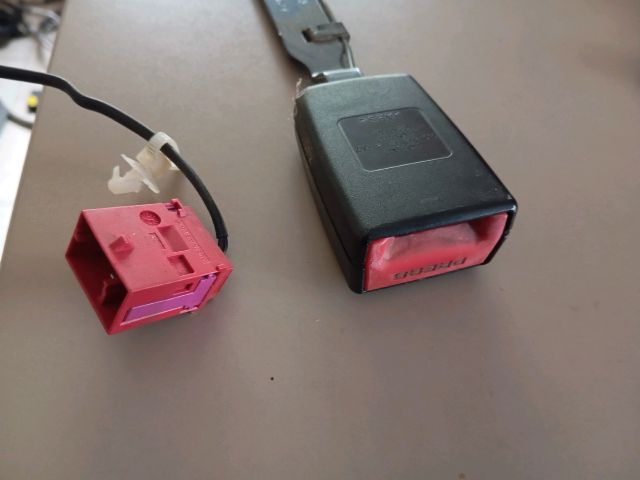 bontott SKODA FABIA II Bal első Biztonsági Öv Csat