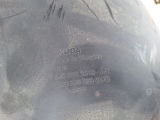 bontott SKODA FABIA II Bal első Dobbetét (Kerékjárati, Műanyag)