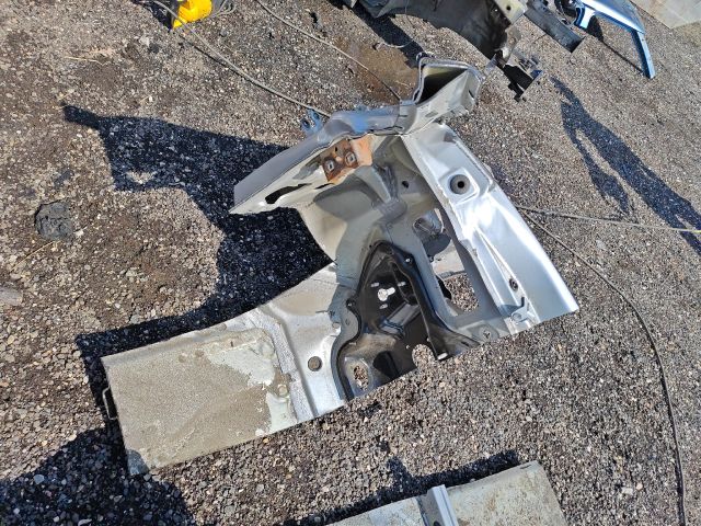 bontott SKODA FABIA II Bal első Negyed Karosszéria Csomag