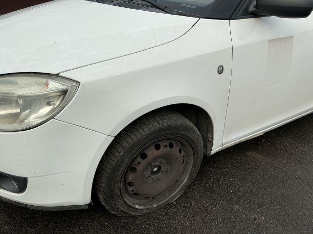 bontott SKODA FABIA II Bal első Sárvédő